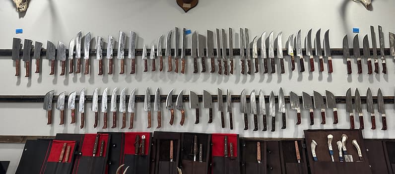 Villarreal Knives Edinburg storefront
